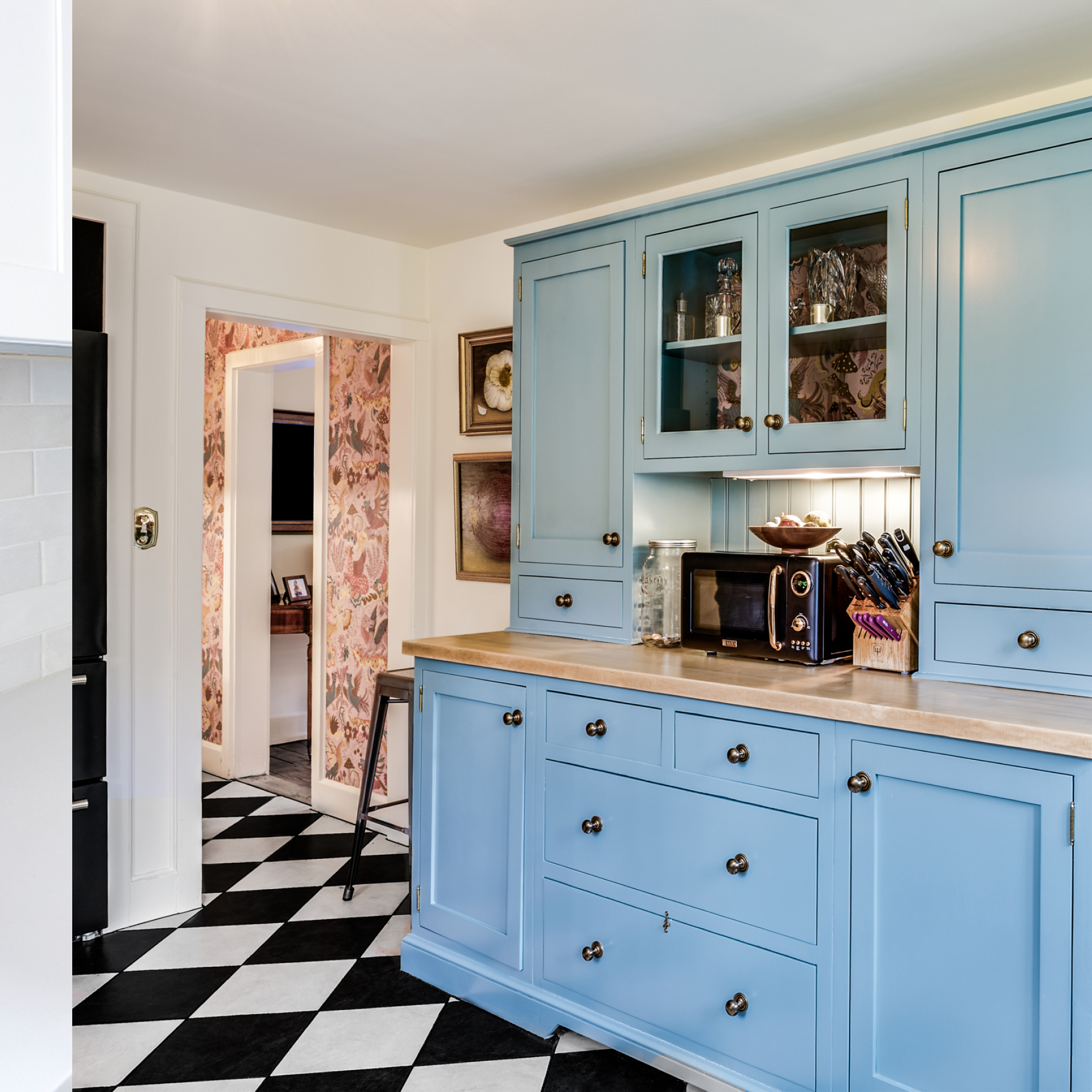 Small Bathroom Renovation Cost: Average Budget & Analysis